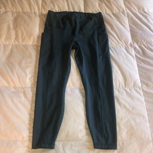 Yogalicious High-Rise Cropped Leggings